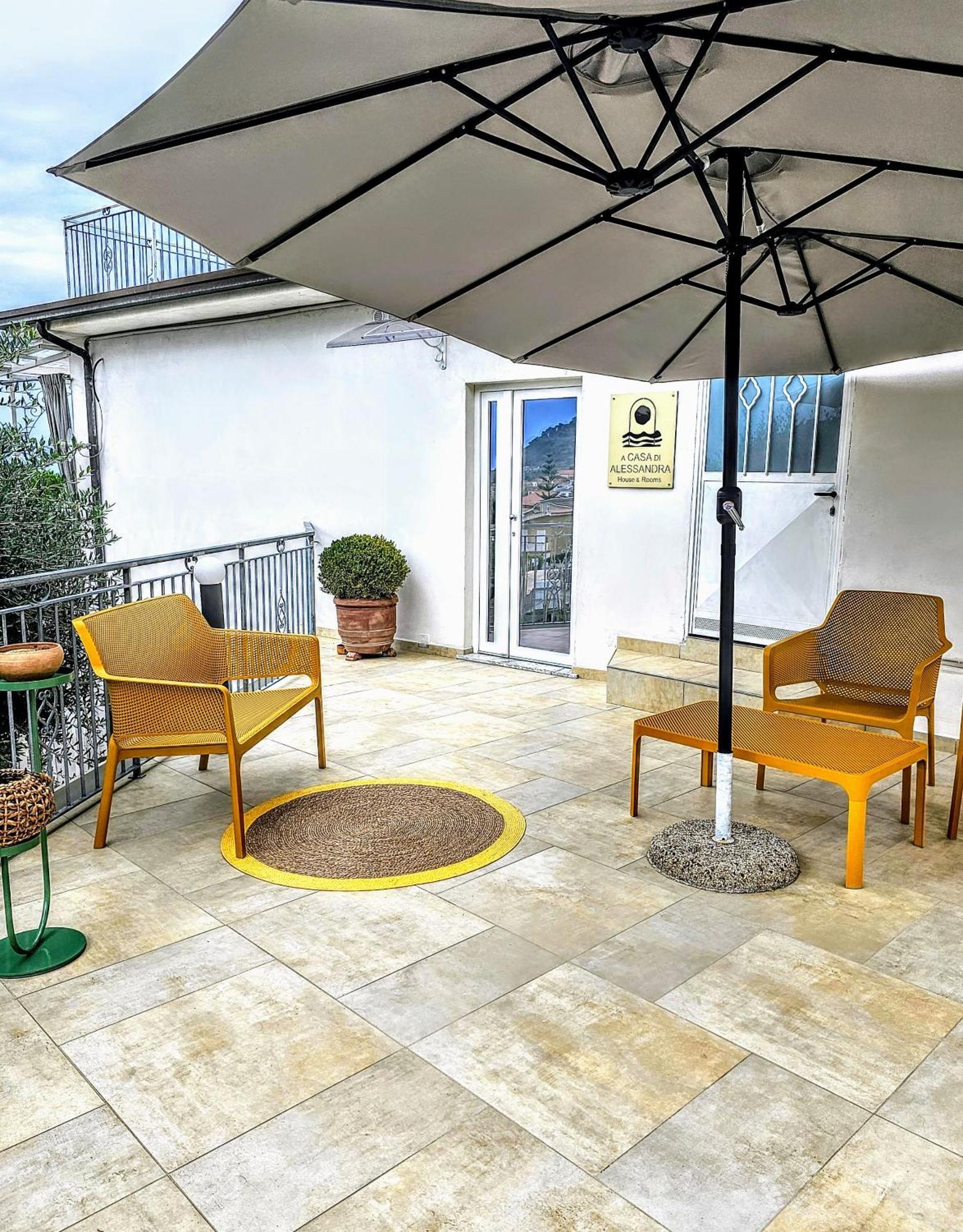 A Casa Di Alessandra - Rooms Castellabate Exterior foto